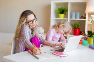 9 profese, které jsou ideální pro maminky s malými dětmi