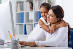 Práce po vyhlášce: jak se vypořádat se strachem každá máma
